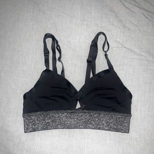 Lulu Lemon 🍋 sports bra. Size 2!